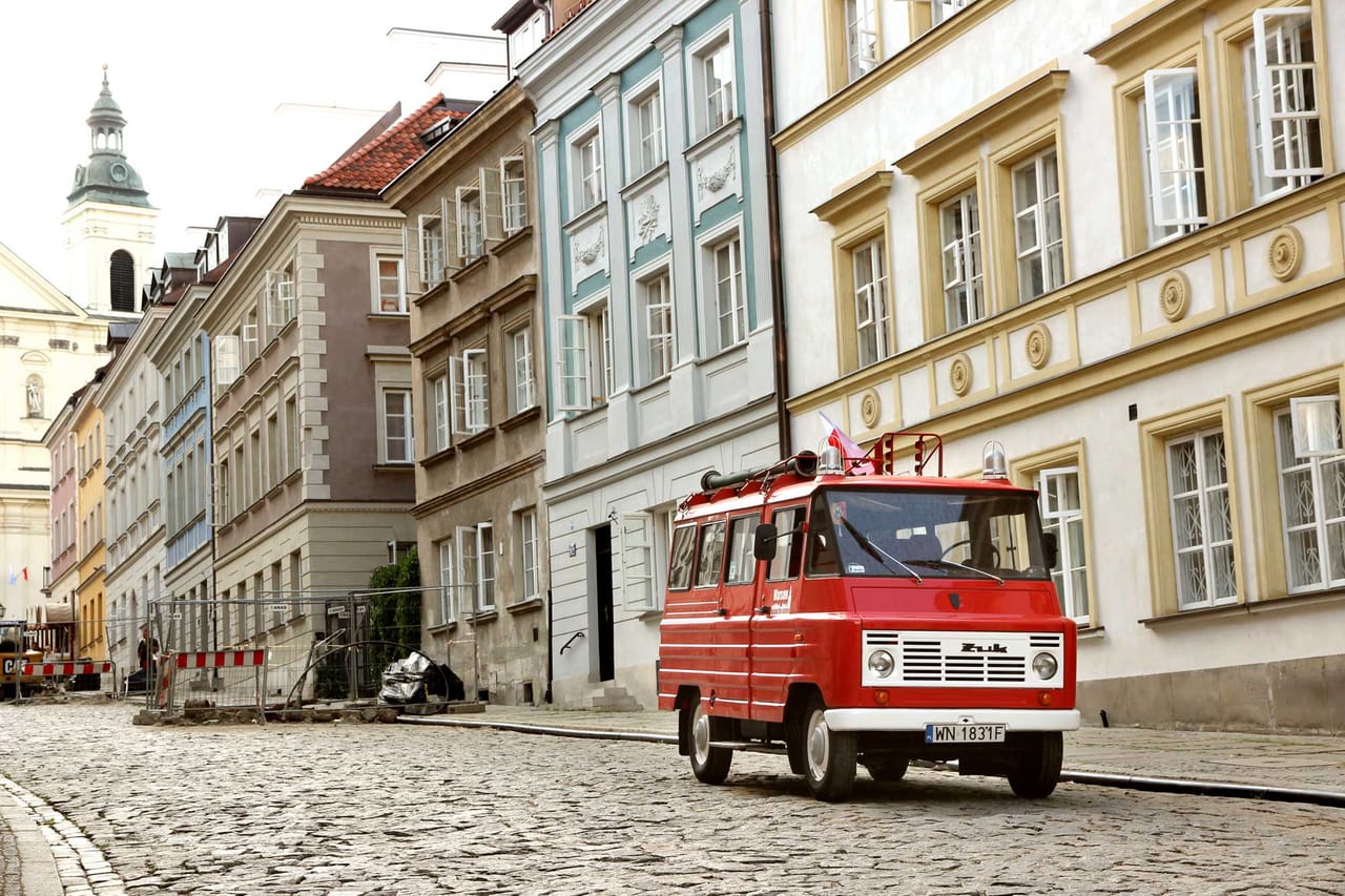 Classic Warsaw Private Tour by Retro Minibus 4