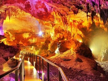 4 Full days in Georgia with private tour, free aiport