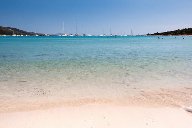 Private Full Day Swimming Trip by Boat to Saharun Beach photo 3