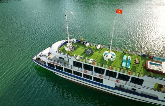 Ha Long 5 Star Cruise Day Trip: Buffet Lunch, Jacuzzi & Limousine