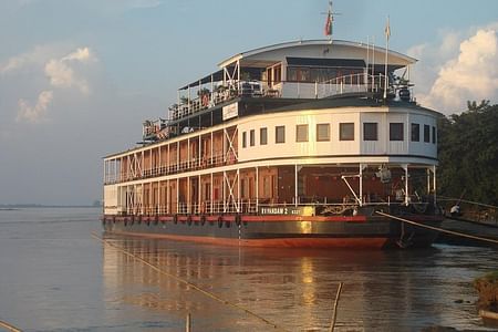 Irrawaddy River Sunset Cocktail Cruise & Local Exploration in Bagan