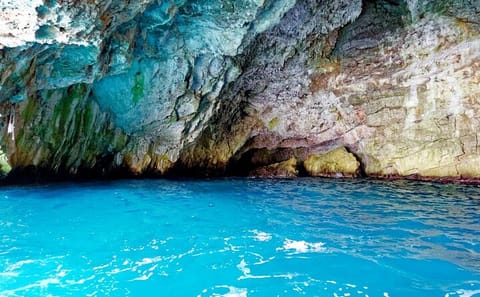 Half-Day Blue Hole Tour in Negril with Transportation