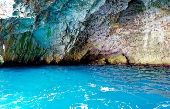 Half-Day Tour in Blue Hole mineral spring Negril with Transportation