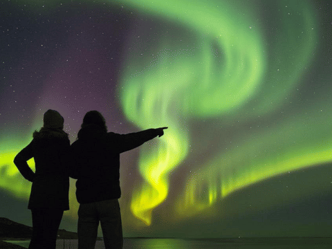 Northern Lights Tour: Cozy Night Adventure with Hot Chocolate