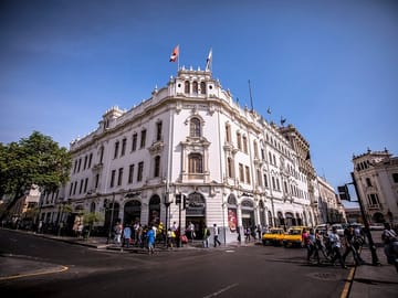 Walking Tour of Lima's Historic Landmarks and Catacombs