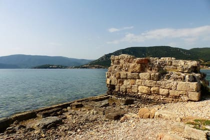 Corinth & Swimming with Helen of Troy Private Tour from Athens