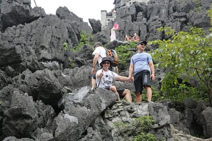 Ninh Binh luxury Day trip to Mua Cave, Tam Coc, Bich Dong, Boat & Bike