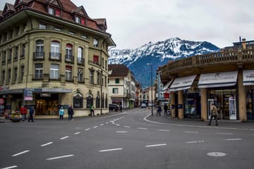8-Day Swiss and Paris Tour with Stops in Lucerne and Interlaken