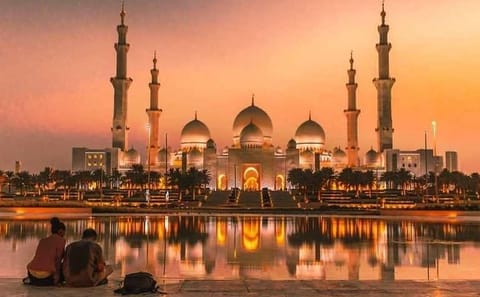 Abu Dhabi city tour with Grand Mosque and Louvre Museum