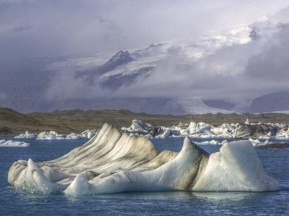 Private transfer to and from Keflavík Airport/Reykjavík to Laugavatn Fontana — Protour.is