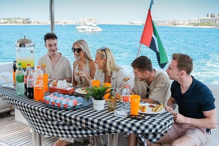 Dubai: Luxury Shared Yacht Tour with Breakfast or BBQ – Explore Iconic Dubai from the Sea
