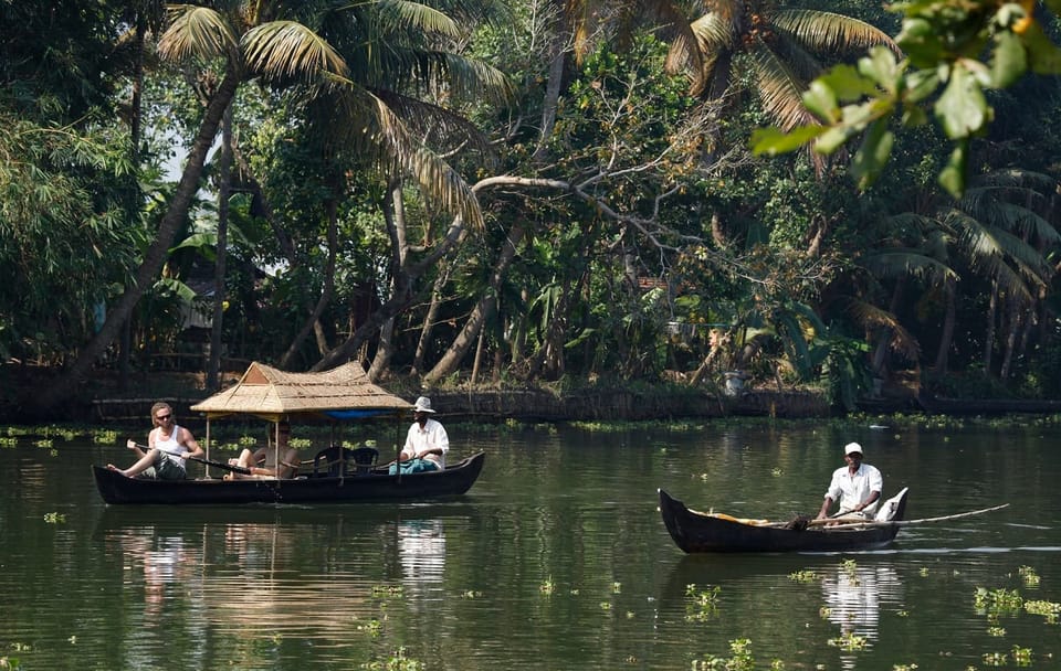 Explore Munnar, Thekkady, and Alleppey on a 6-Day Tour
