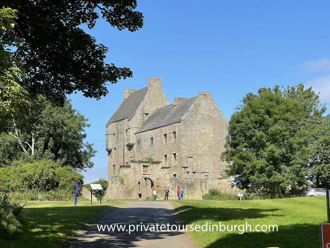 Game of Thrones and Outlander Small Group Tour from Edinburgh