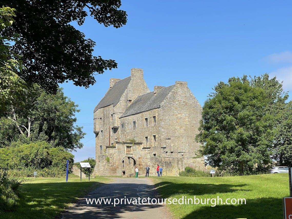 Midhope Castle / lallybroch in Outlander tours, Scotland tours