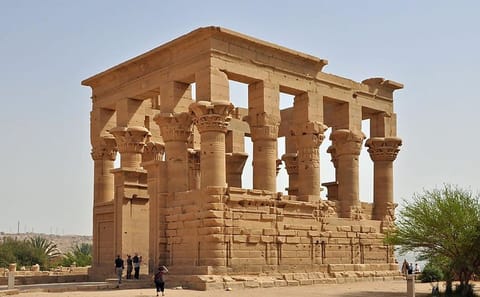 Private Half-Day Tour of High Dam and Philae Temple from Luxor