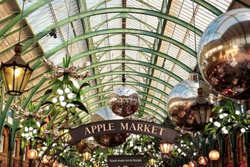 Explore London's Christmas Lights and Festive Sights Tour