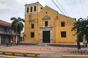 Culinary Walking Tour with Lunch in Cartagena, Colombia
