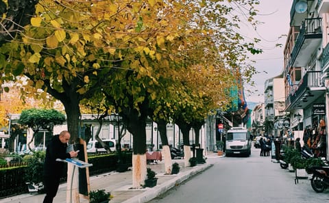 Athens City Break: 4-Day Tour with Hop-On Hop-Off Access