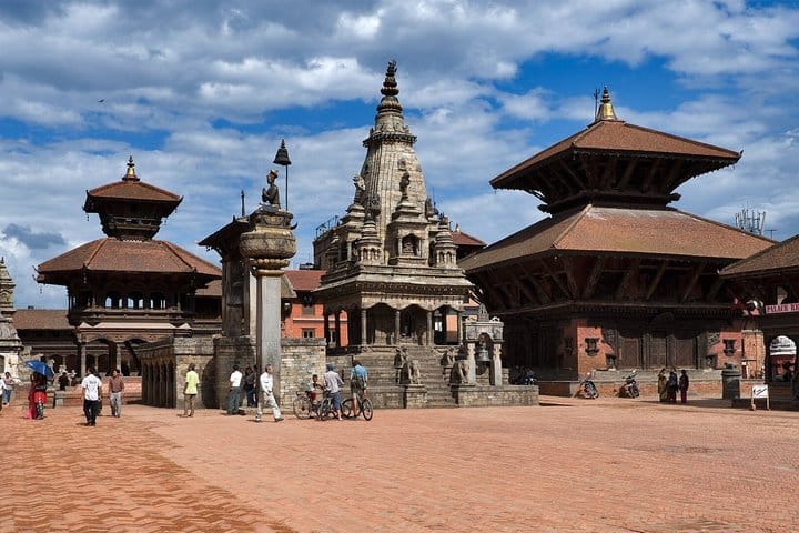 Bhaktapur & Nagarkot Day Tour with Lunch – Private / Group