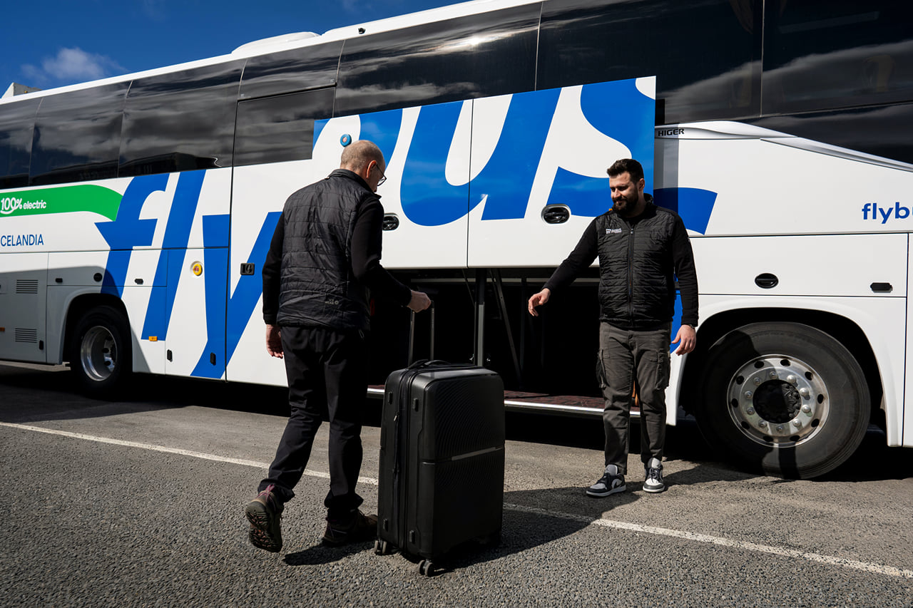 Flybus - BSI to Airport 10