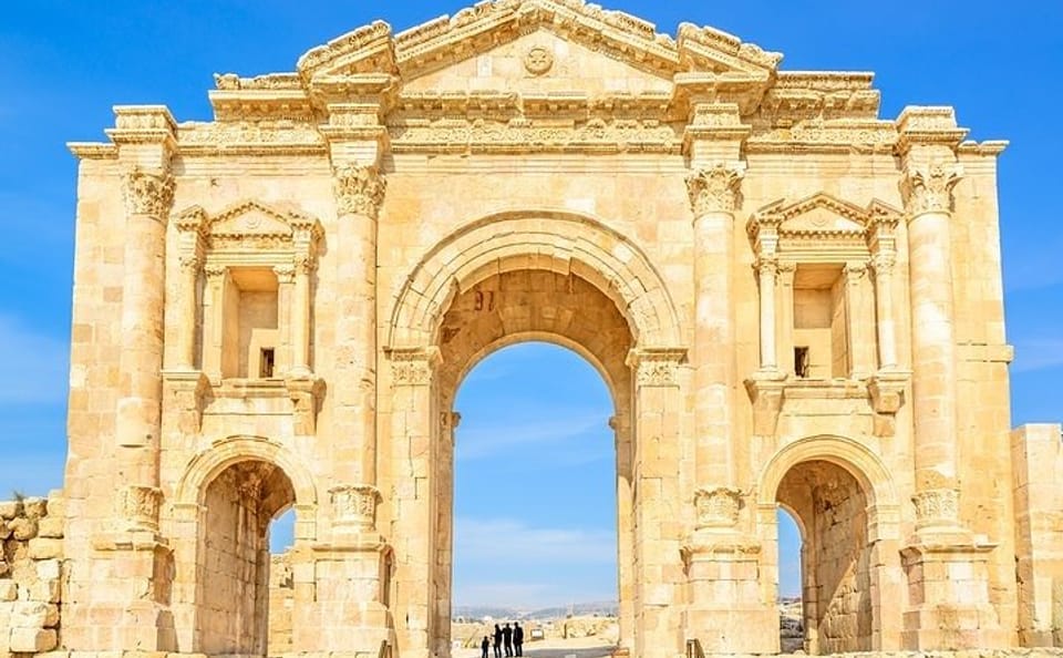 Best of Jordan 7-Night Tour: Jerash, Petra, Dead Sea, Wadi Rum