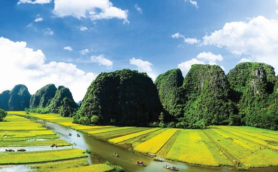 Luxury Day Tour of Hoa Lu, Tam Coc, and Mua Cave from Hanoi