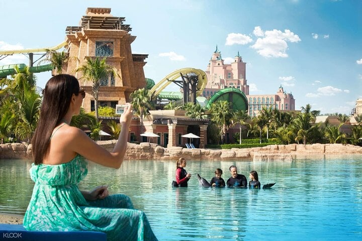 Splash into excitement at Aquaventure and explore the mysteries of Lost Chambers Aquarium in Dubai."