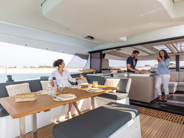 Catamaran Cruise with Meal and Drinks in Mykonos