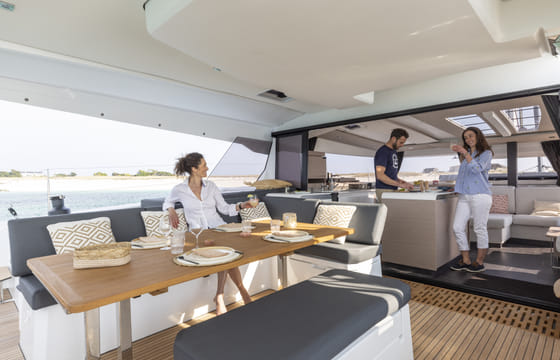 Mykonos: Brand-New Catamaran Cruise with Meal, Drinks & Transport