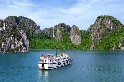 Halong Deluxe Cruise 2D/1N: Kayaking, Swimming, Cave, Titop island & Full Meals