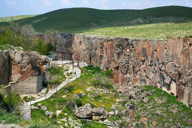 Ihlara Valley and Derinkuyu Underground City Tour 3
