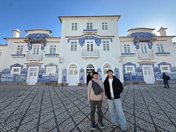 Private Tour of Obidos, Nazare, and Aveiro from Lisbon