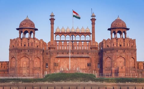 Classical India Tour with Tiger Safari in Agra and Abhaneri