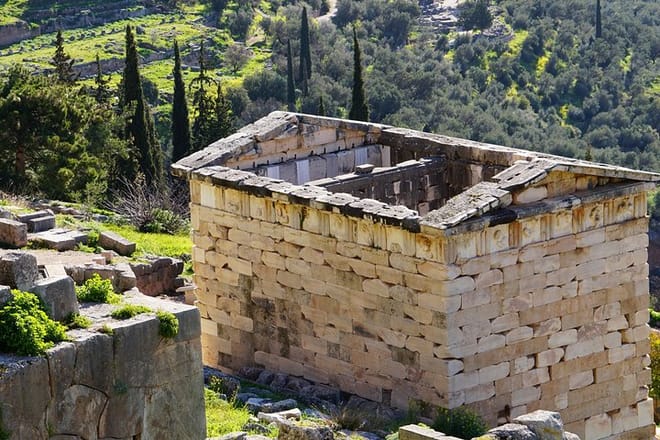 5 Days TOP Highlights in Mainland and Islands of Greece 6