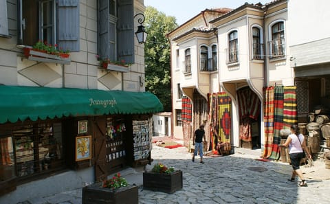 8-Day Cultural Bus Tour of Sofia and Surrounding Bulgaria