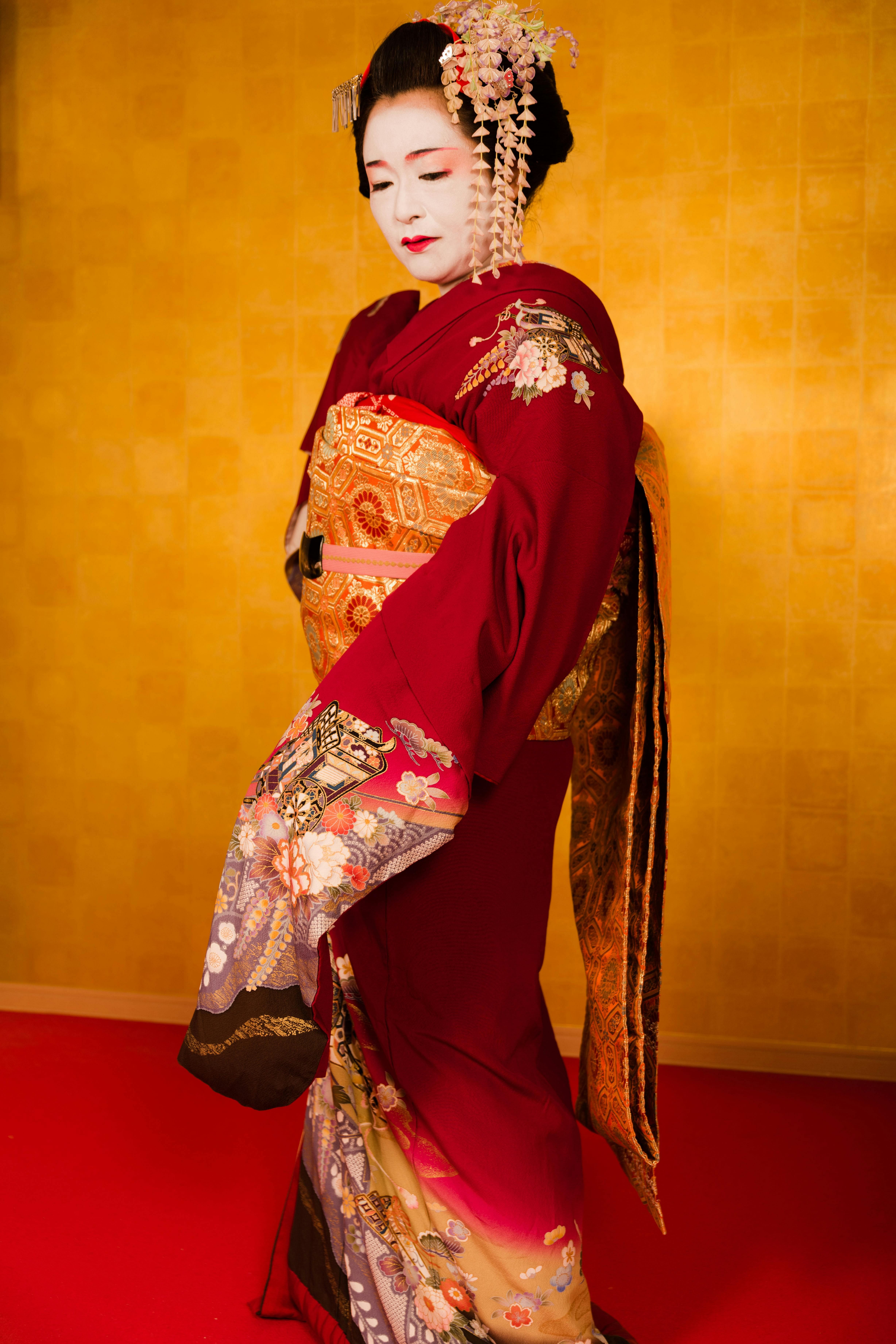 Geisha Performance & Kyoto Gion Walking Tour