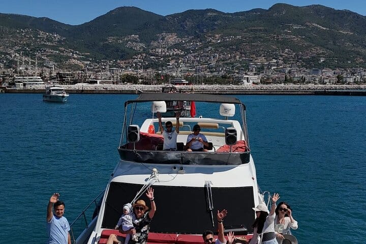 All-inclusive Private Luxury Yatch Tour in Alanya.