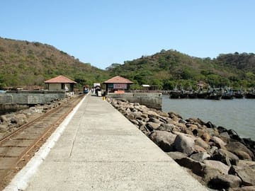 Cultural Tour of Mumbai, Alappuzha, Agra, and Abhaneri