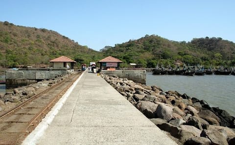 Cultural Tour of Mumbai, Alappuzha, Agra, and Abhaneri