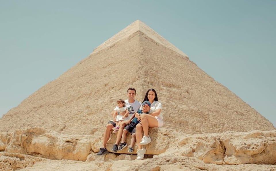 Cairo Day Tour: Egyptian Museum, Pyramids & Khan El Khalili