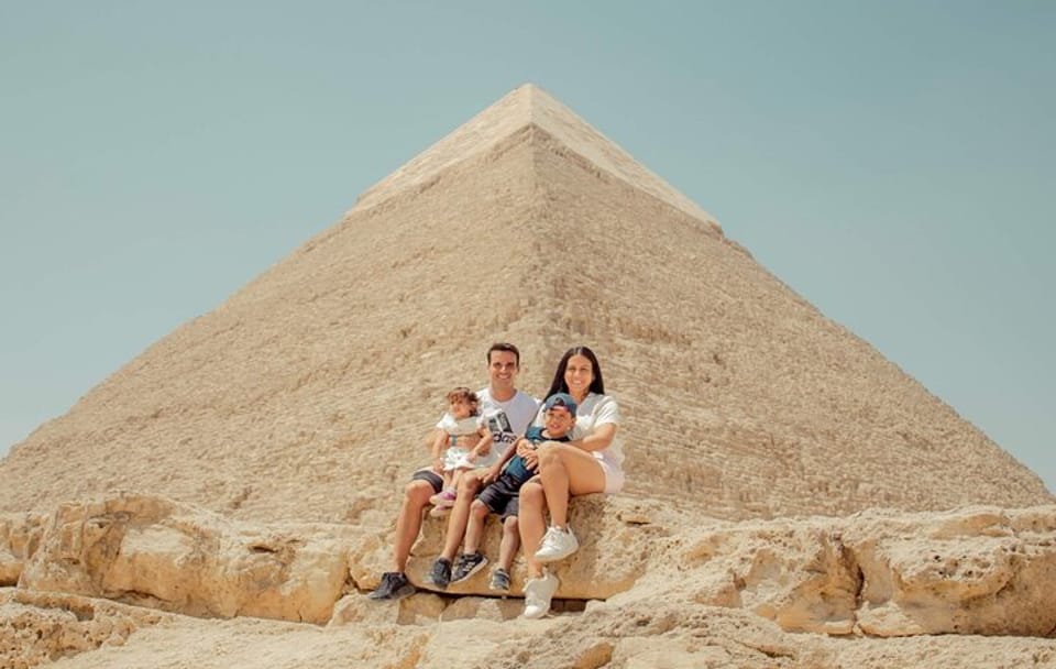 Cairo: Egyptian Museum . Pyramids . Khan El Khalili Bazaar Tour