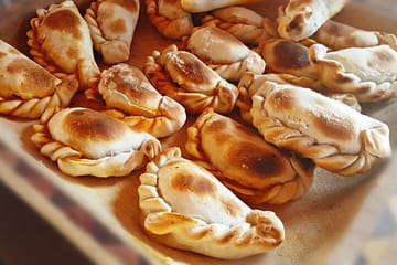 BA: Small Group Empanadas Cooking Class & Wine Tasting in Palermo
