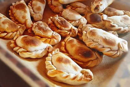 BA: Small Group Empanadas Cooking Class & Wine Tasting in Palermo