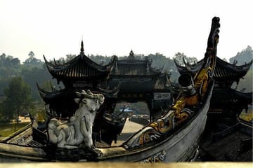 Leshan Giant Buddha and Huanglongxi Town Day Tour