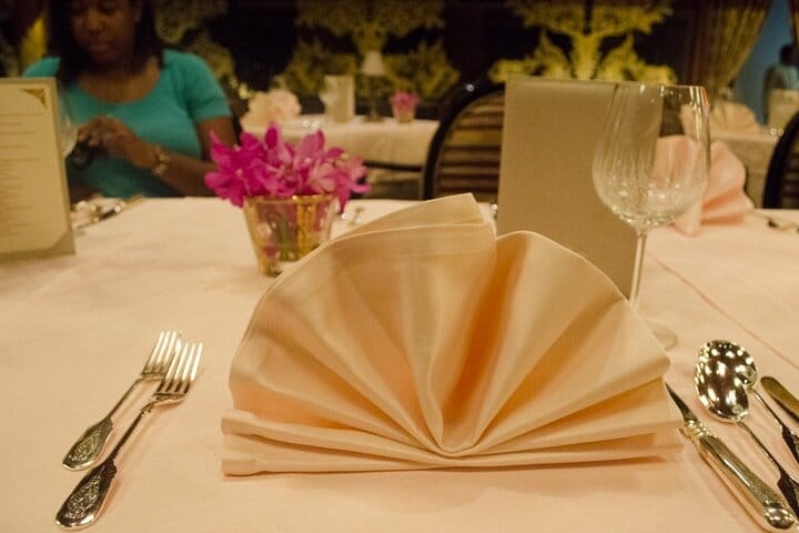 Fine Dining with Cultural Show by the Mandarin Oriental 10