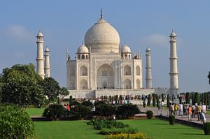 Day Trip to Agra Taj Mahal with Fatehpur Sikri from Delhi Includes Private Vehicle and Guide in Agra.