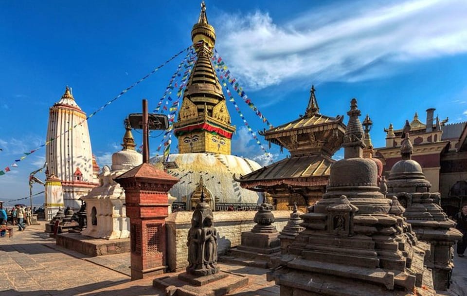 Kathmandu Half-Day Tour: Durbar Square and Swoyambhunath Stupa