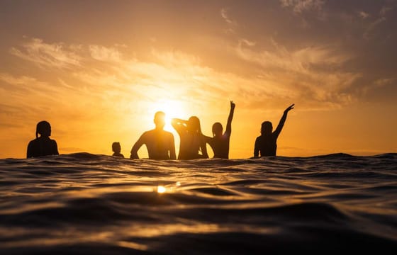 Lim-23 : Surf Class – Master the Perfect Wave for Beginners and Advanced Surfers