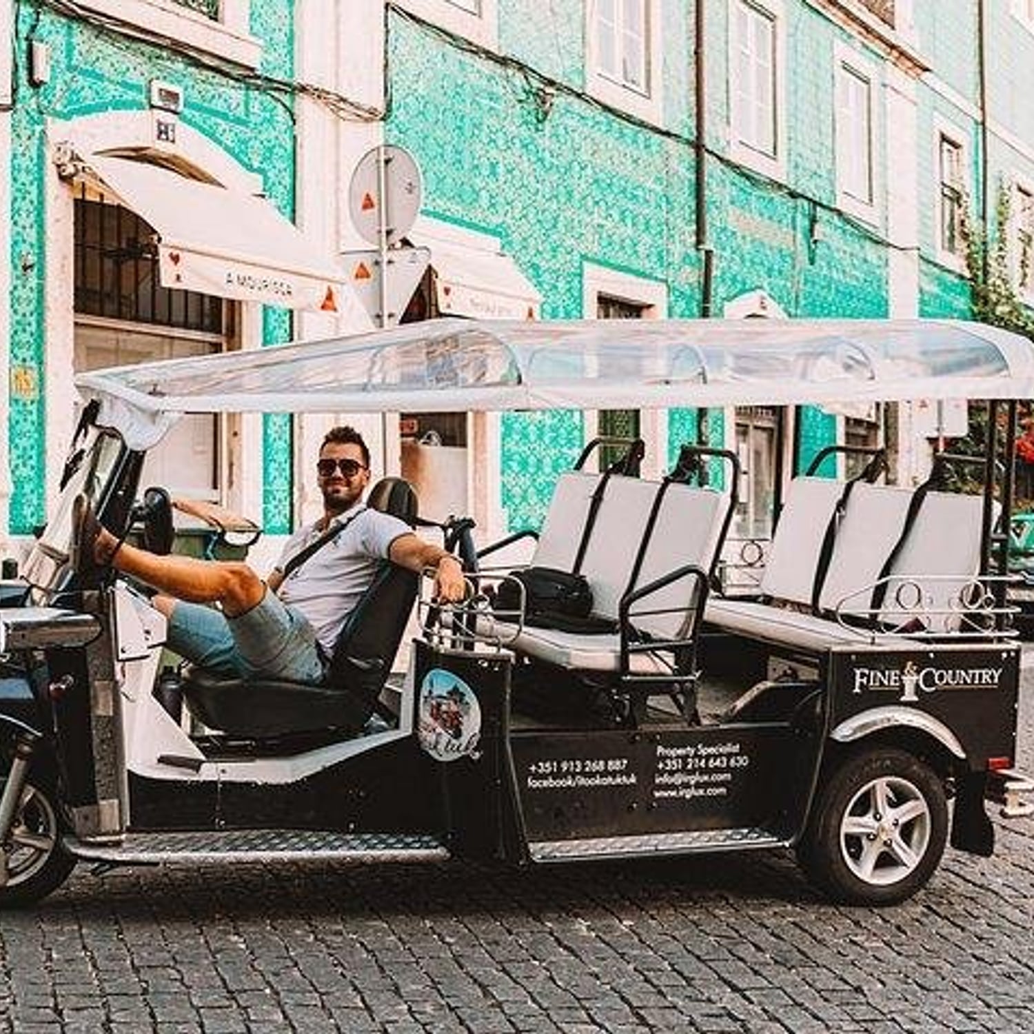 Centro histórico de Lisboa de tuk-tuk