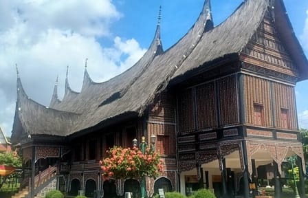 Jakarta Indonesian Culture in half Day